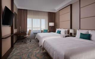 Отель JW Marriott Bucharest Grand Hotel Бухарест Двухместный номер Делюкс с 2 двуспальными кроватями-3